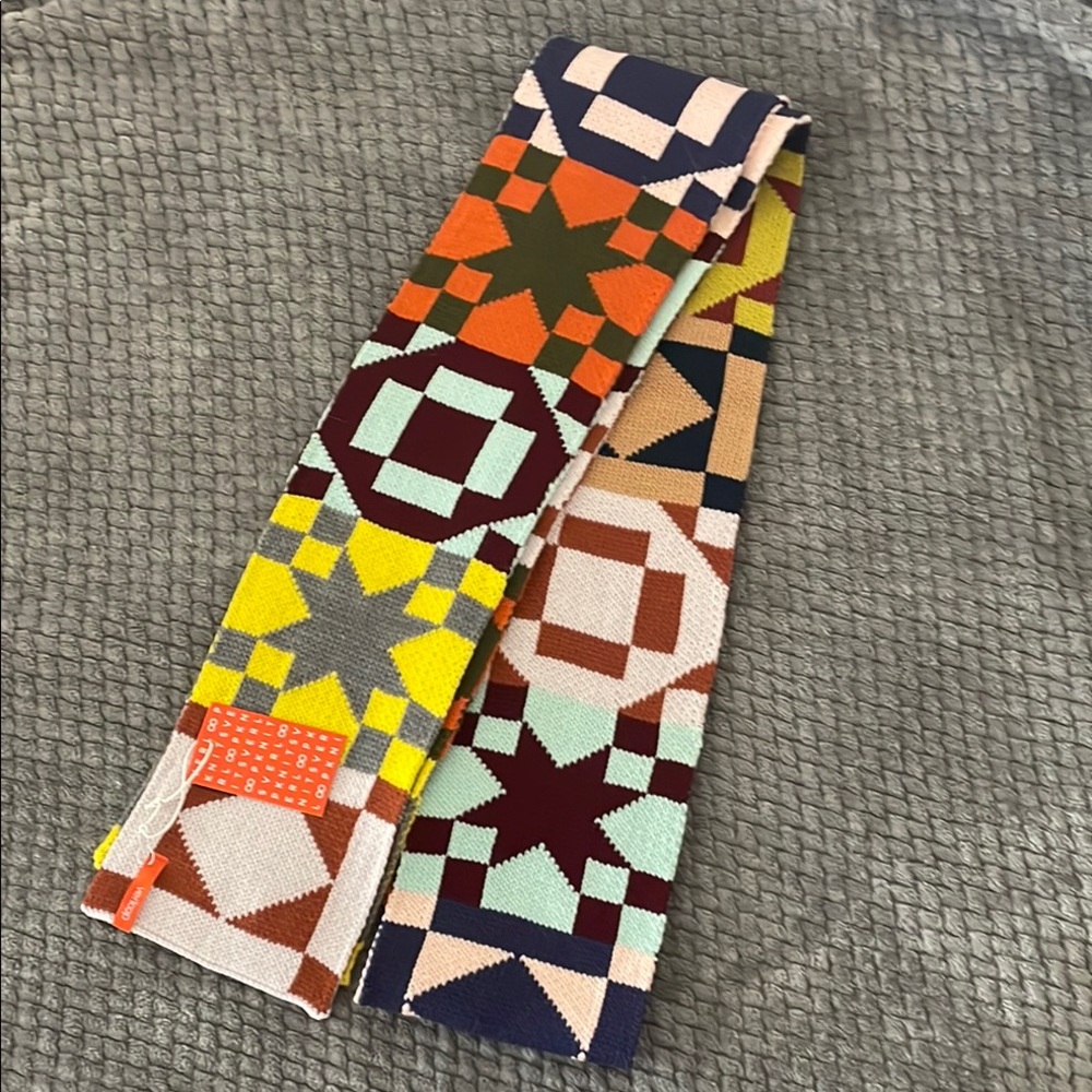 NWT Verloop Quilt Block  Geometric Knit Skinny Scarf